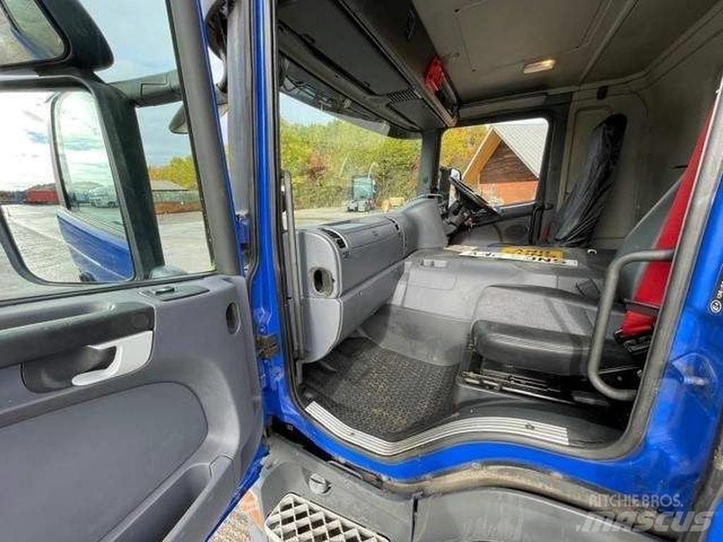 Scania P 230 Chassis Cab trucks