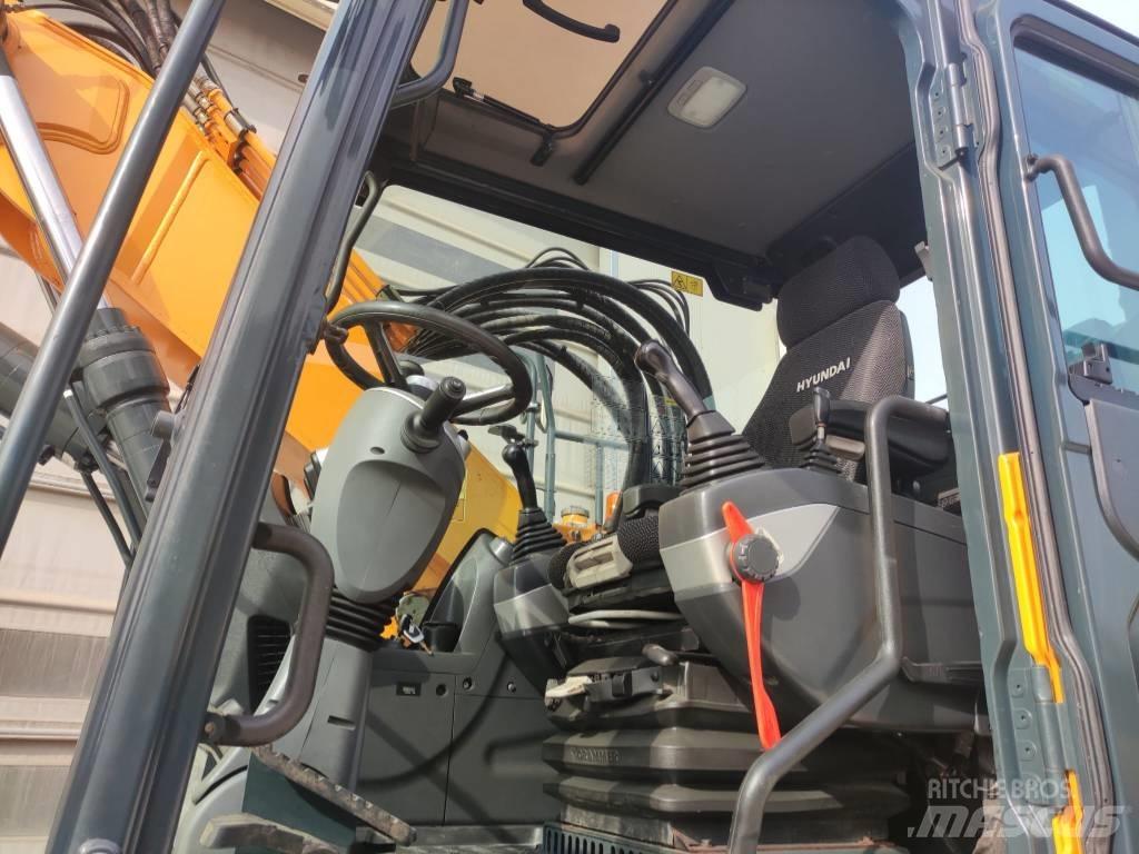 Hyundai HW140 Wheeled excavators