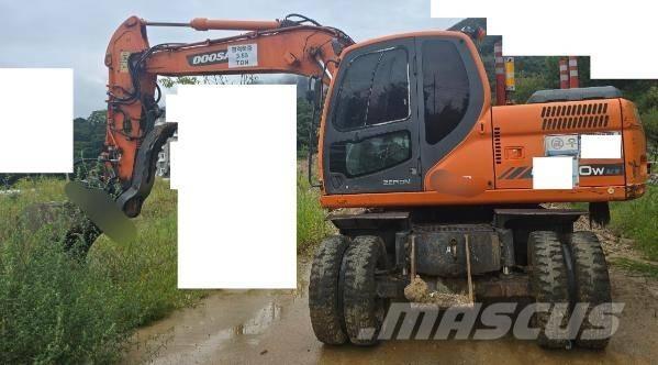 Doosan DX 140 W Wheeled excavators