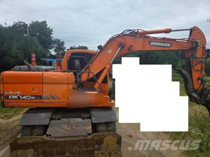 Doosan DX 140 W Wheeled excavators