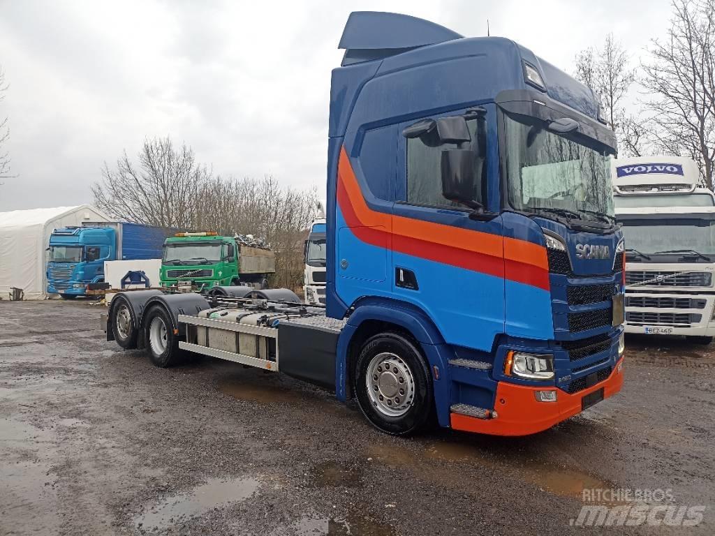 Scania R520 Chassis Cab trucks