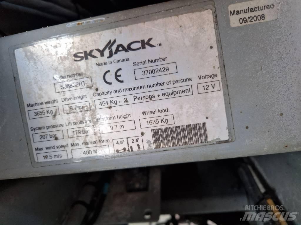 SkyJack SJ 6832 RT Scissor lifts