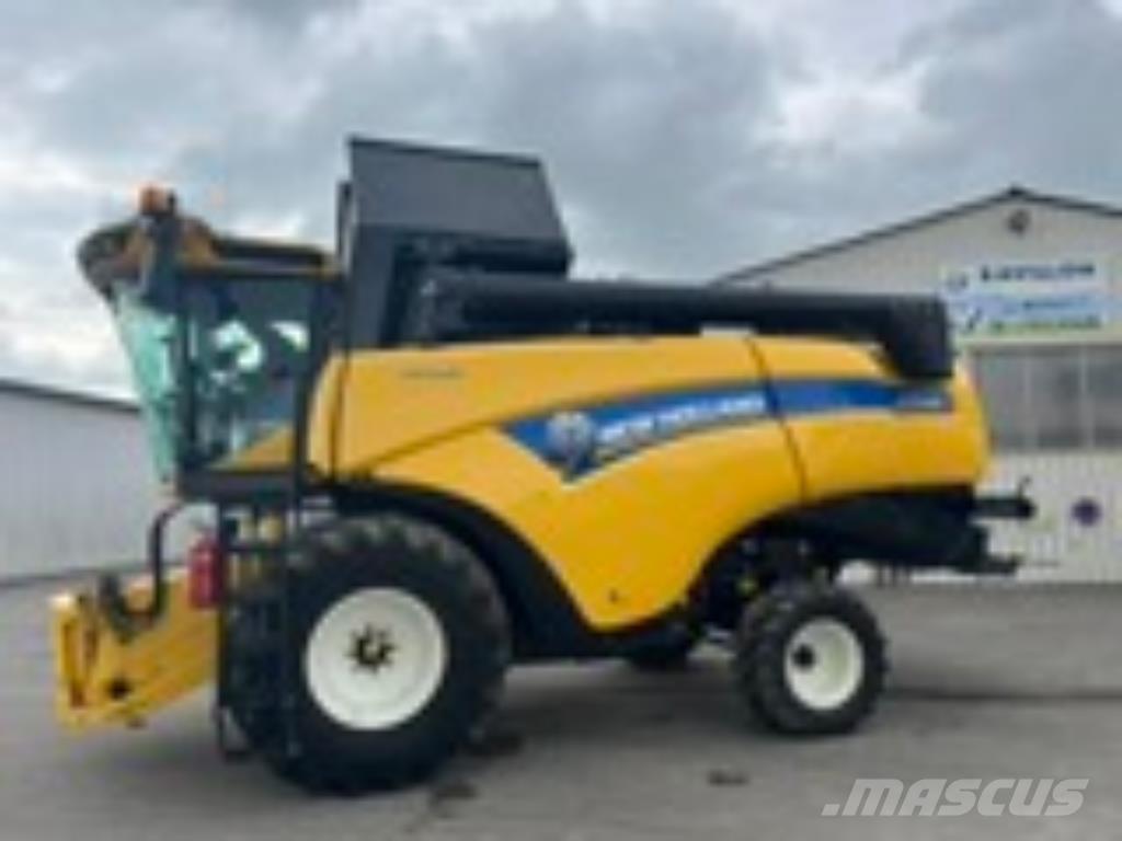 New Holland CX5.80 Combine harvesters