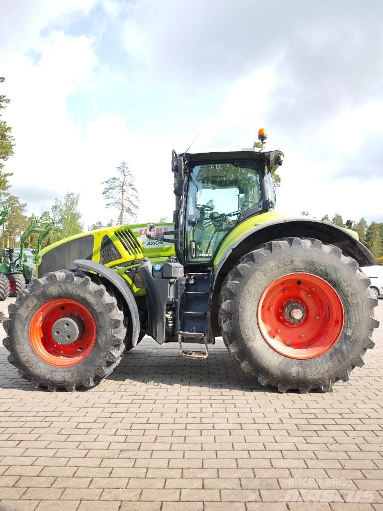 CLAAS Axion 940 Tractors