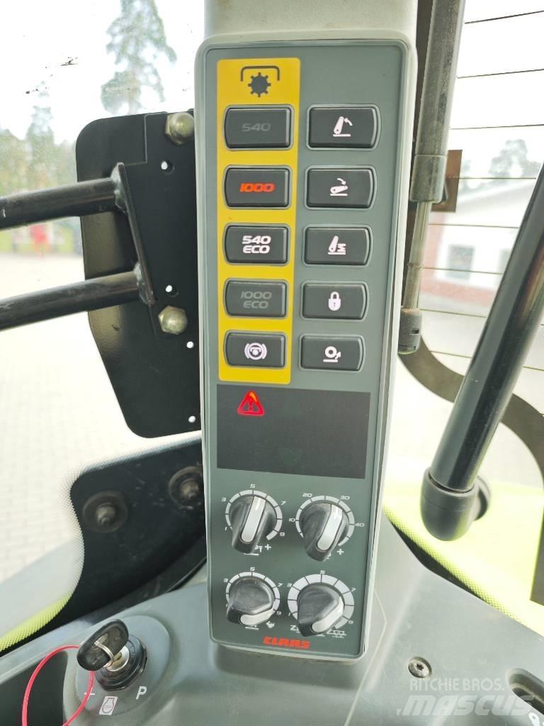 CLAAS Axion 940 Tractors