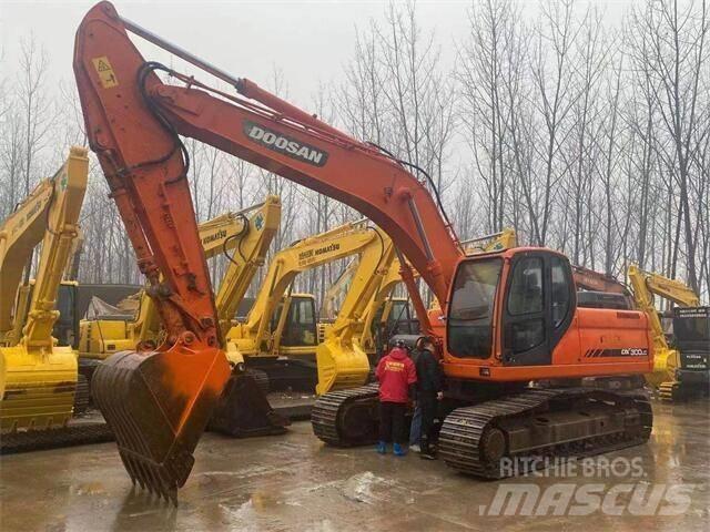 Doosan DX300LC Crawler excavators