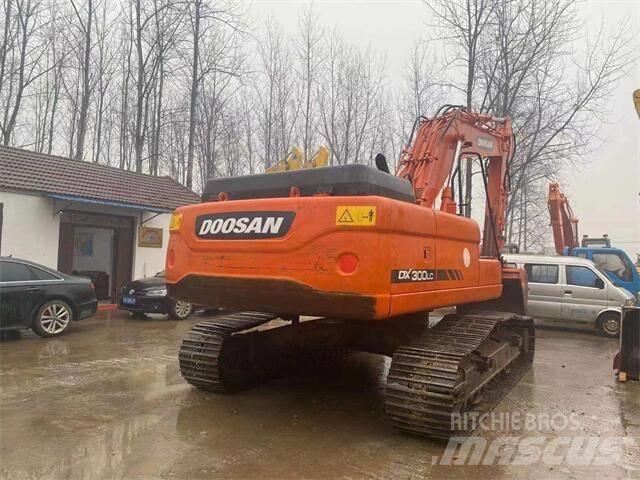 Doosan DX300LC Crawler excavators