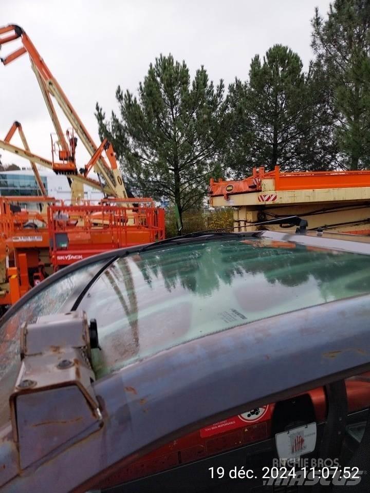 Manitou MT1440 Telescopic handlers