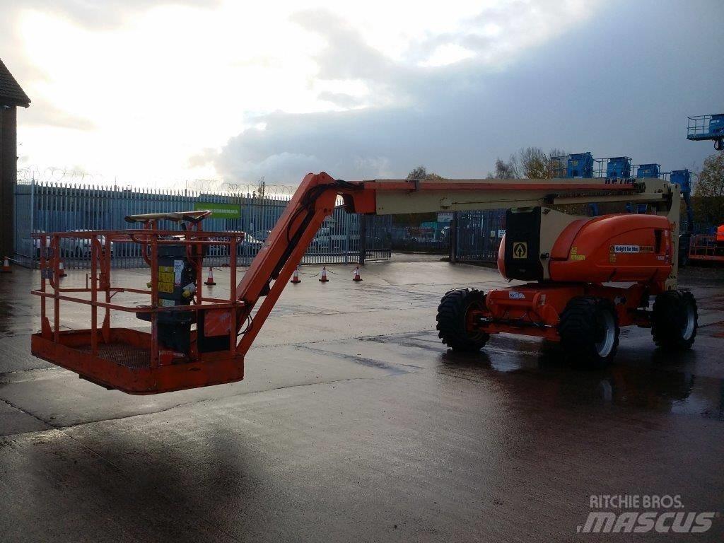 JLG 800AJ Articulated boom lifts
