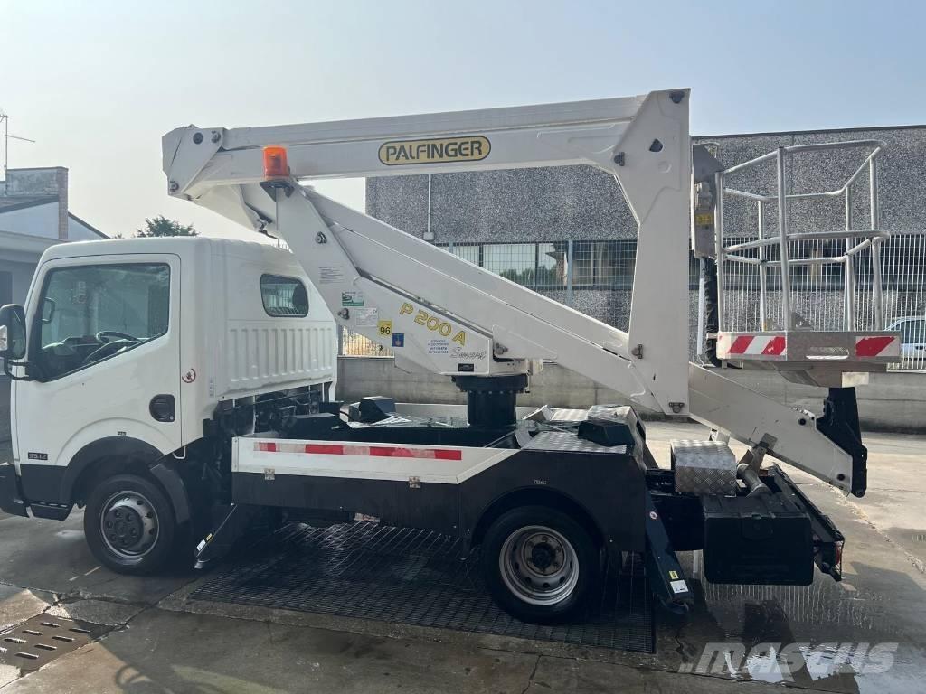 Palfinger P 200 A Truck mounted platforms
