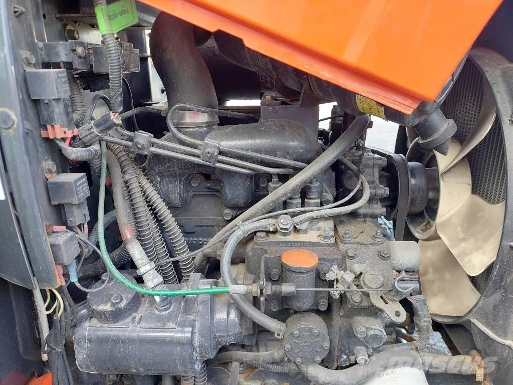 Kioti CK 2810 HST Compact tractors