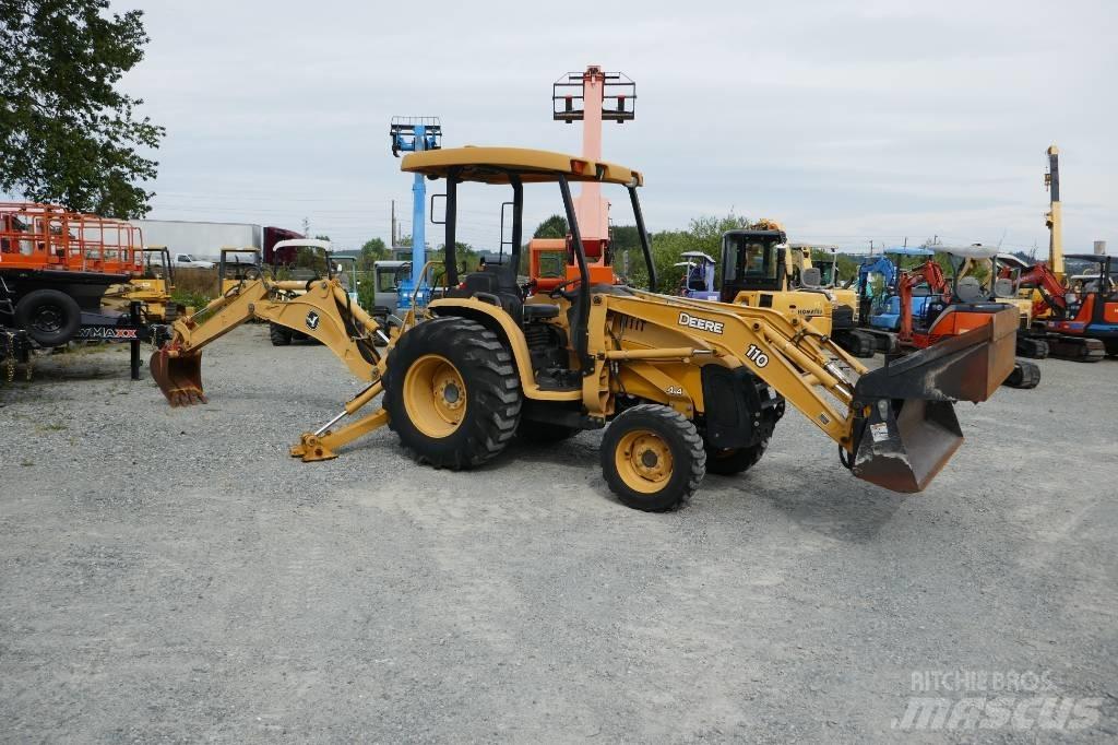 DEERE 110 Backhoe