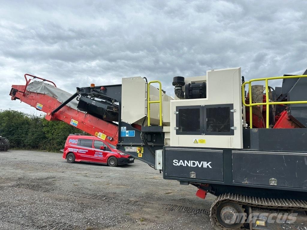 Sandvik QJ 241 Mobile crushers