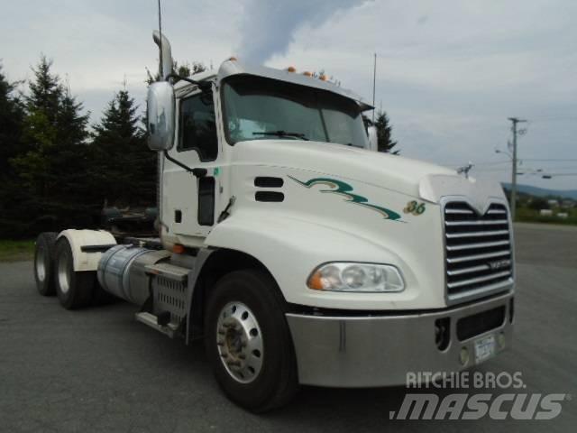 Mack CXU 613 Prime Movers
