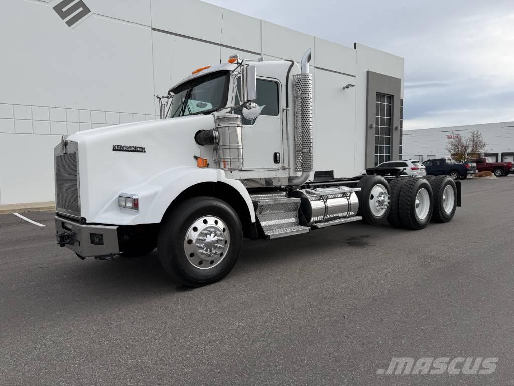 Kenworth T 800 Prime Movers