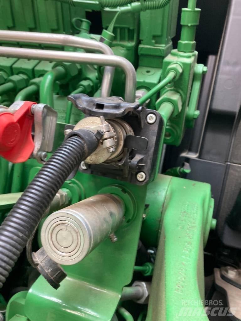 John Deere V416R Round balers