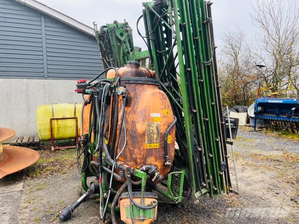 Amazone UF 1200-24 Mounted sprayers