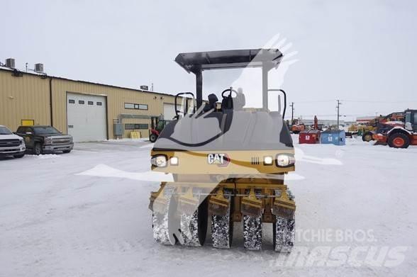 CAT CW16 Pneumatic tired rollers