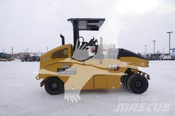 CAT CW16 Pneumatic tired rollers