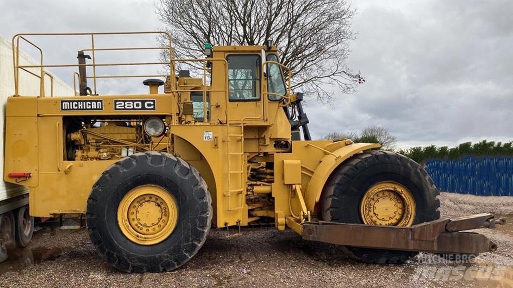 Michigan 280C Wheel dozers