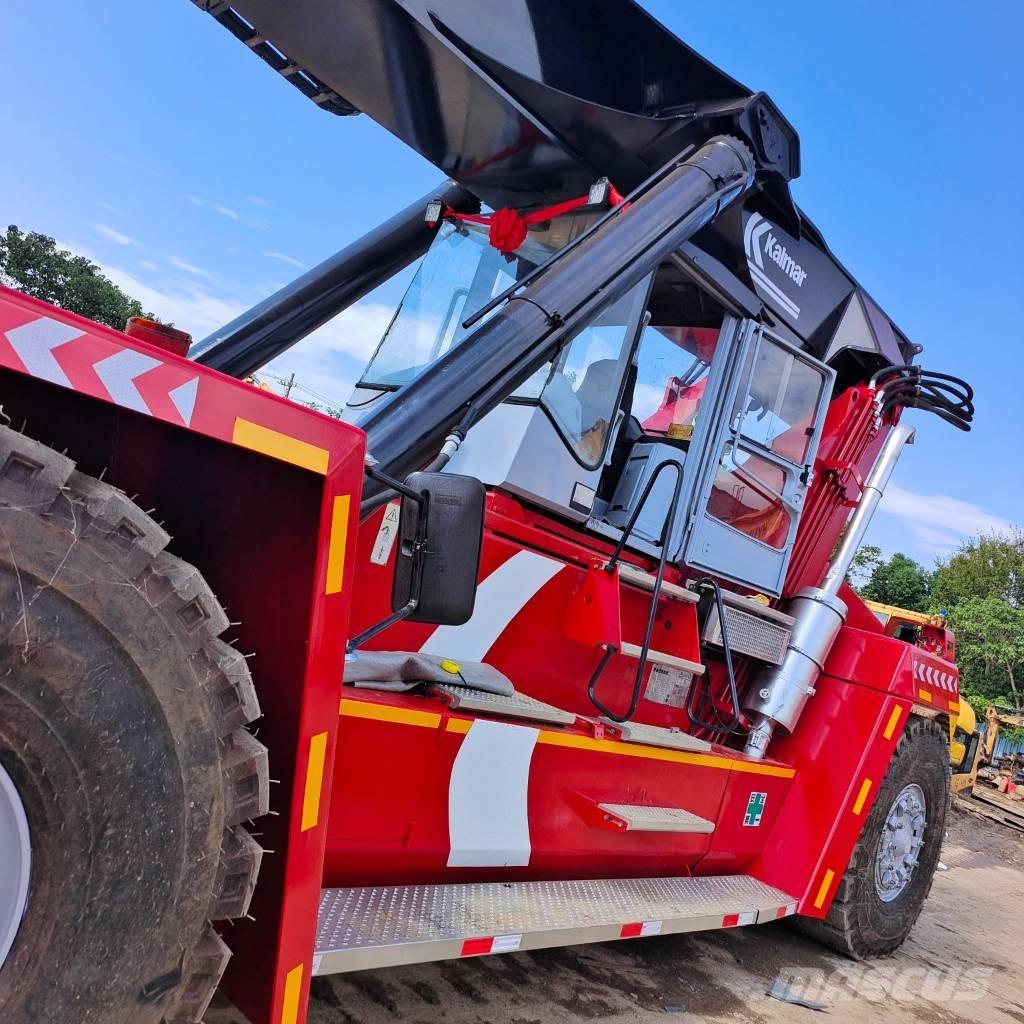 Kalmar DRF 450 Reach stackers