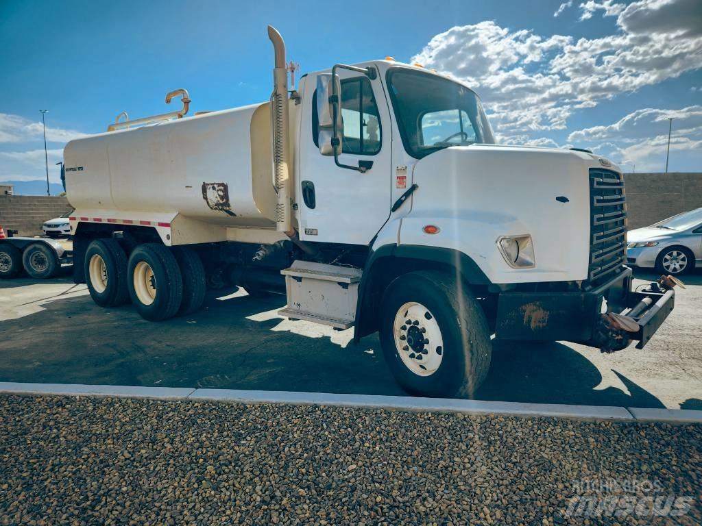 Freightliner 108 SD Water bowser
