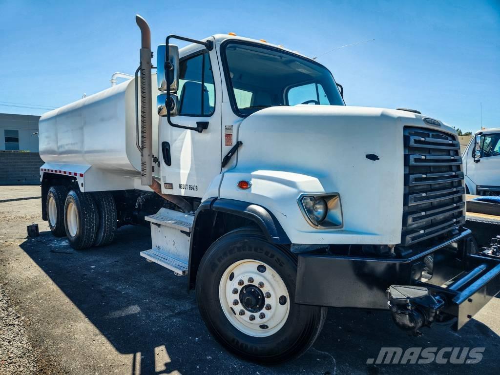 Freightliner 108 SD Water bowser