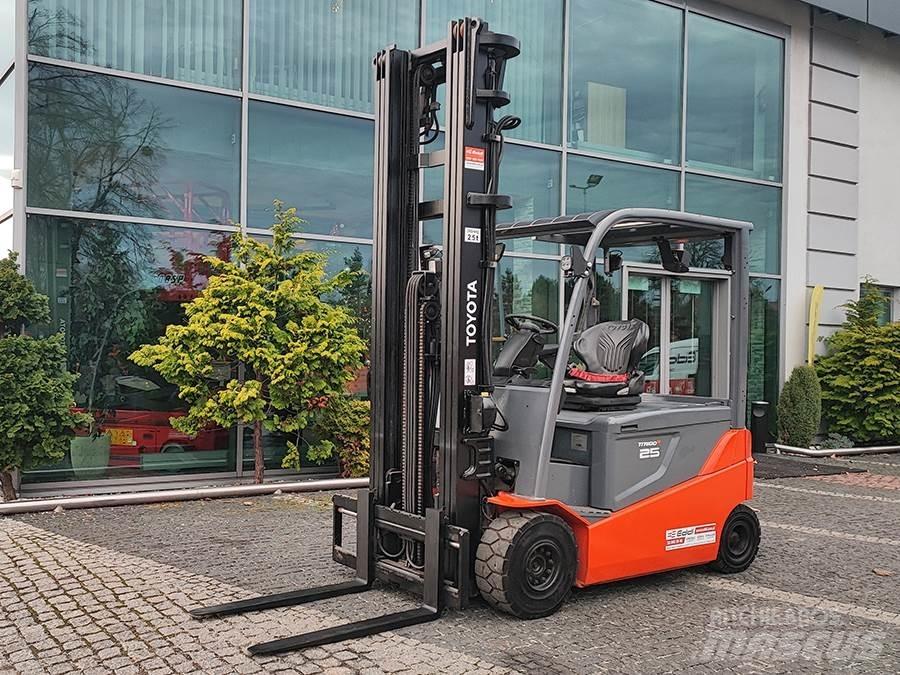 Toyota 8FBMT25 Electric forklift trucks