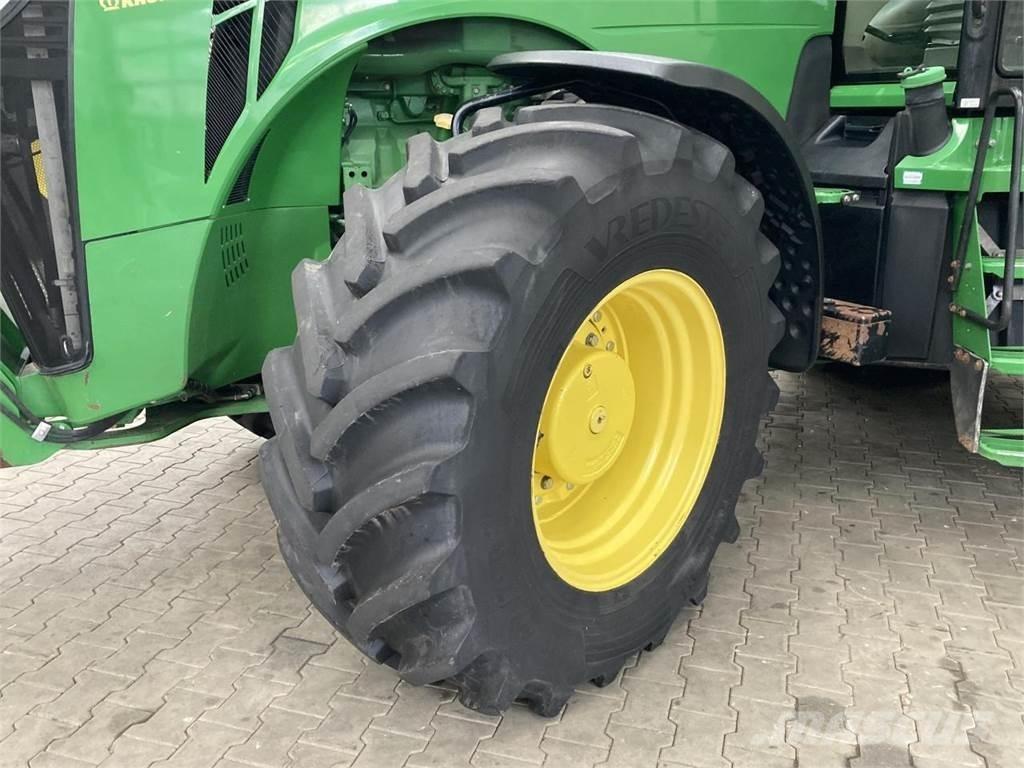 John Deere 8335R Tractors
