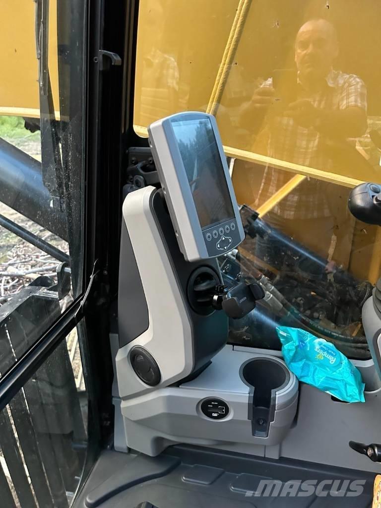 CAT 325 F LCR Crawler excavators