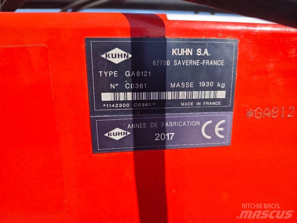 Kuhn GA 8121 Windrowers