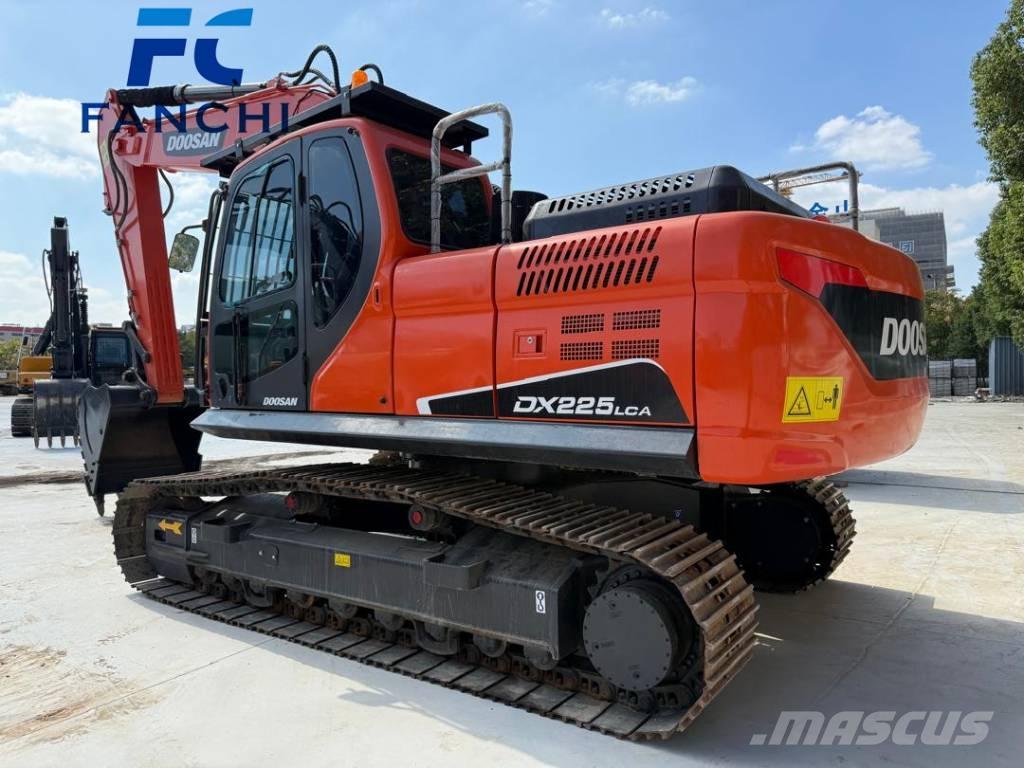 Doosan DX 225 Crawler excavators