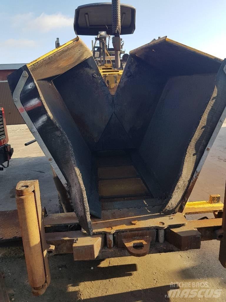 Volvo TITAN 2820 Asphalt pavers