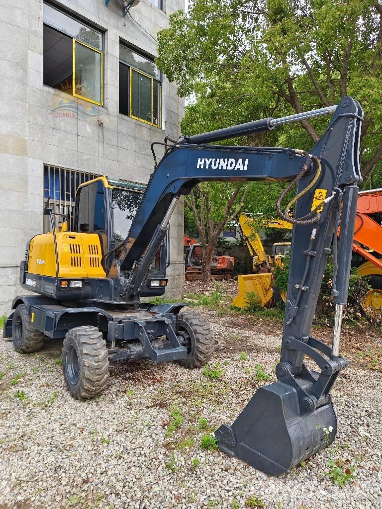 Hyundai R60W Wheeled excavators
