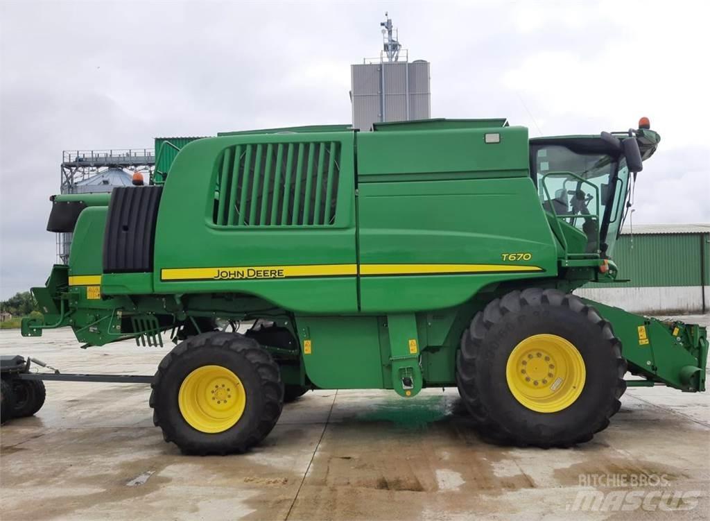 John Deere T670 Combine harvesters