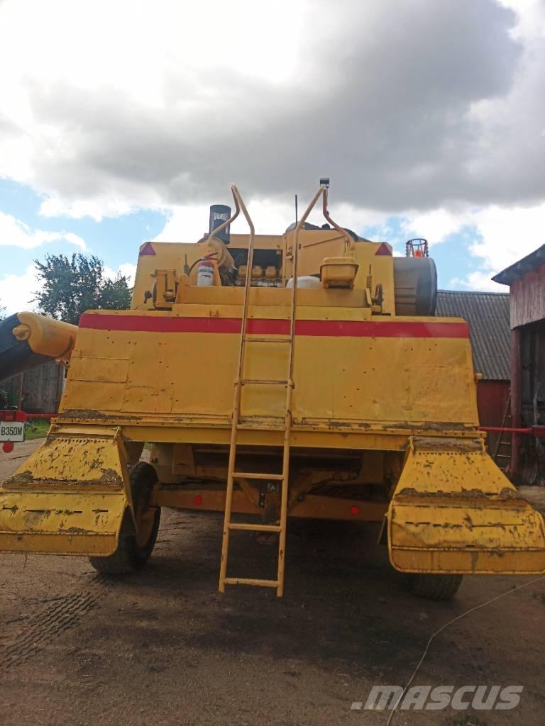 New Holland TF 46 Combine harvesters