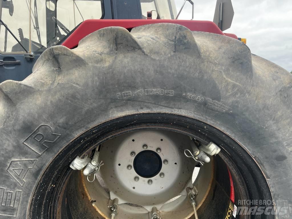 CASE 1056XL Tractors