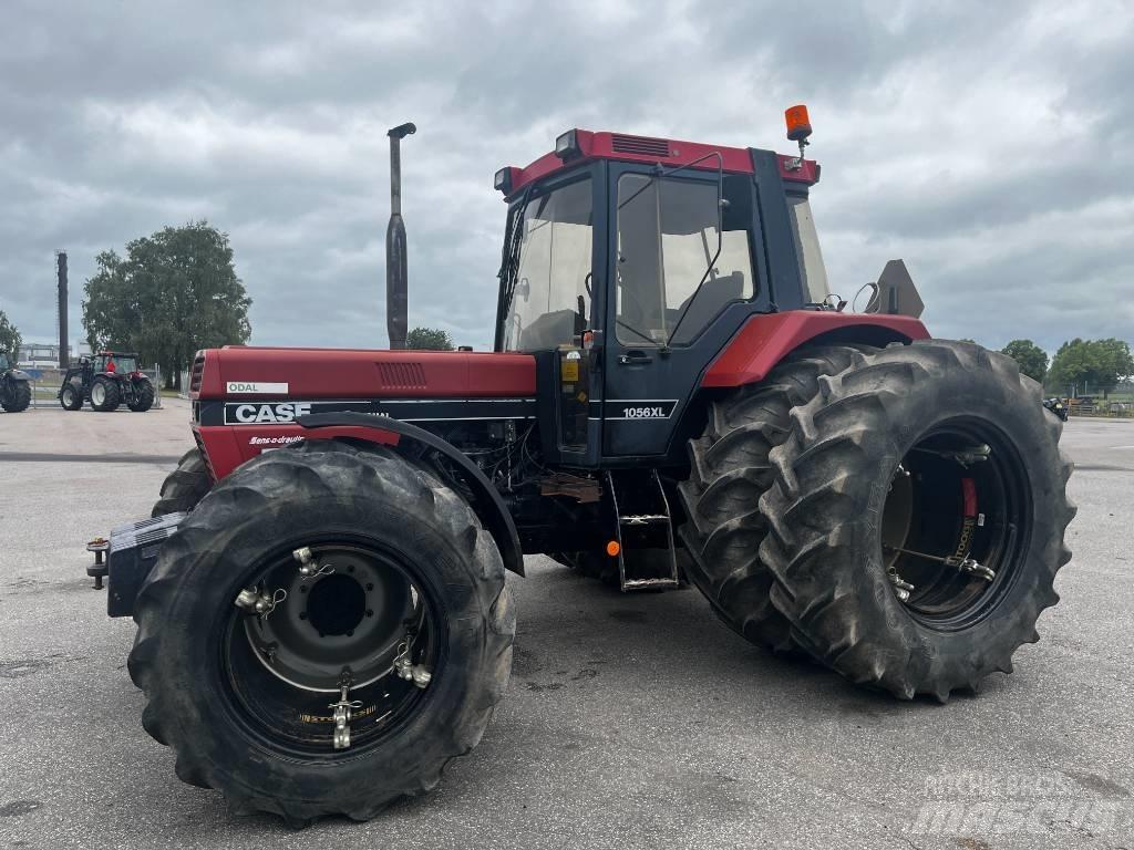 CASE 1056XL Tractors