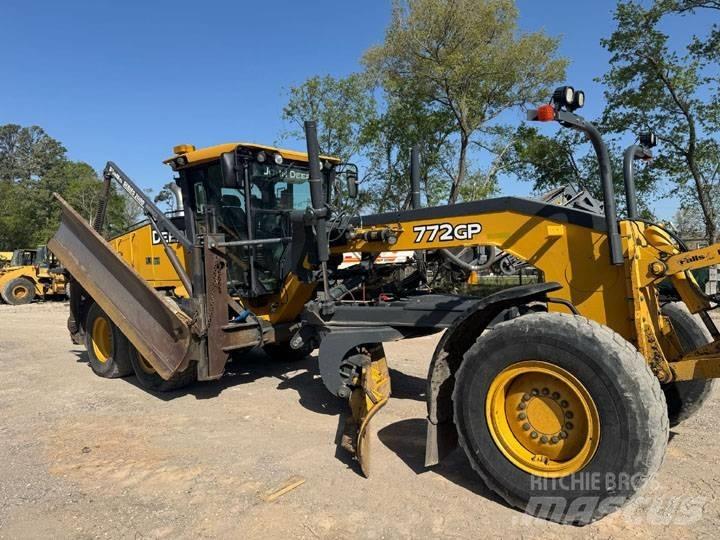 John Deere 772GP Graders