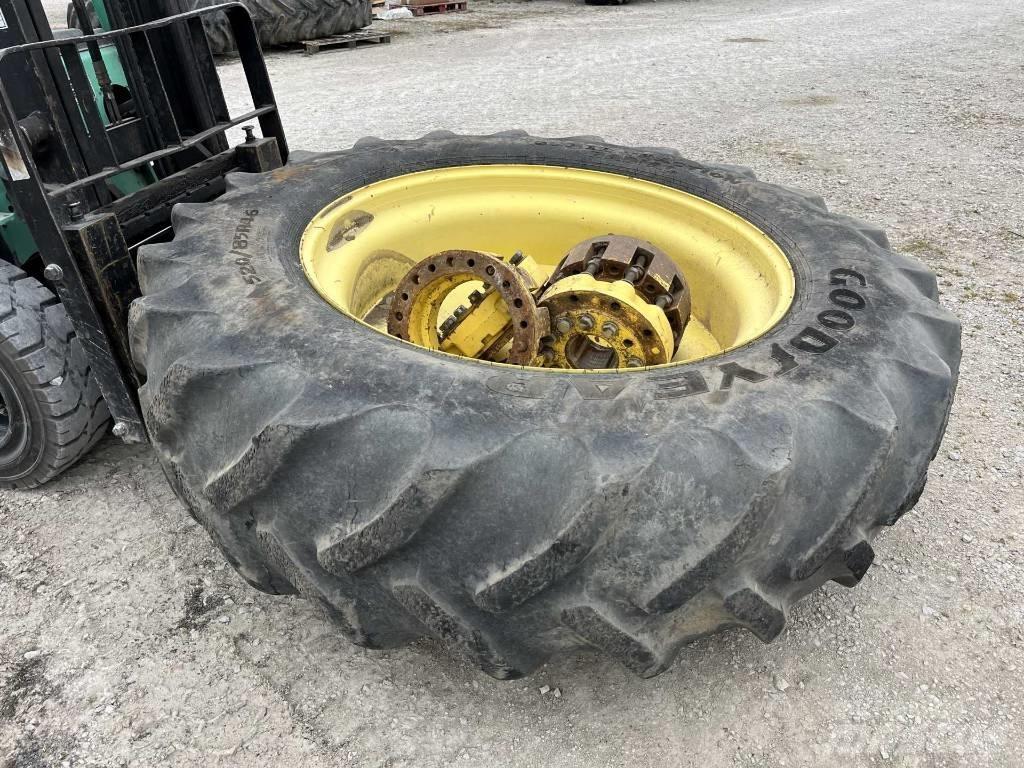 John Deere 7260 R Tractors
