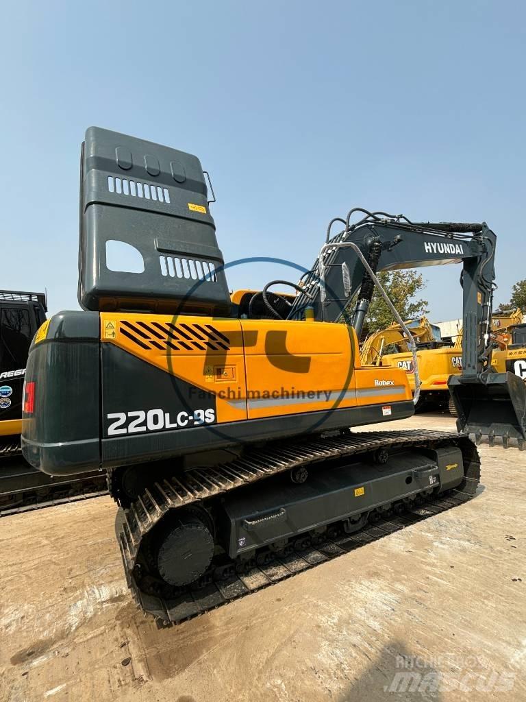 Hyundai 220LC Mini excavators  7t - 12t