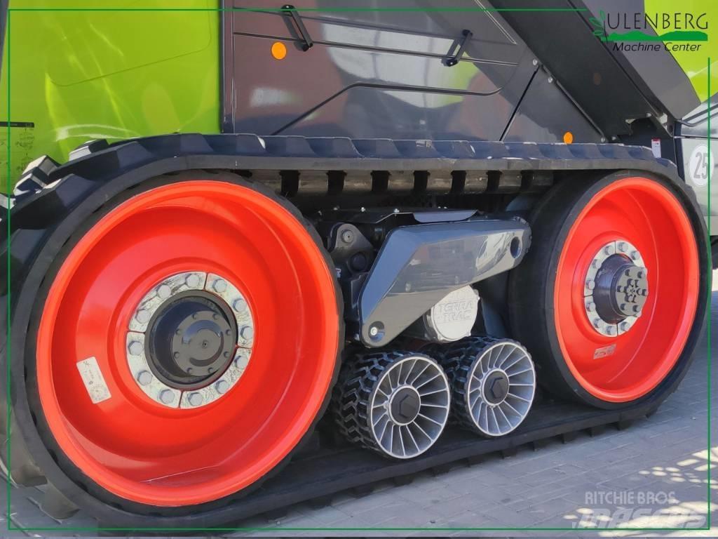 CLAAS Lexion 8700 TT Combine harvesters