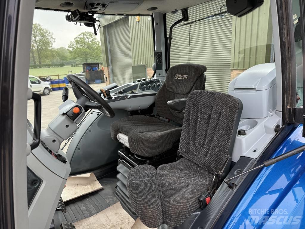 Valtra T 234 Versu Tractors