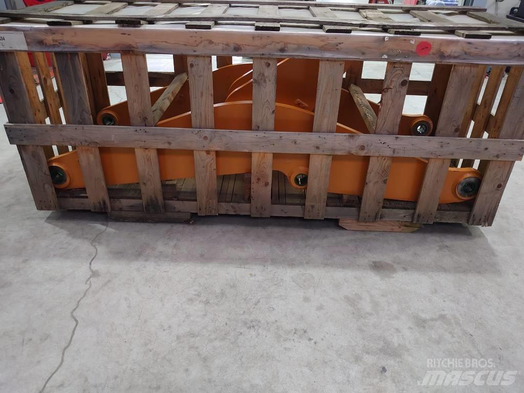 CASE 821G Booms and arms