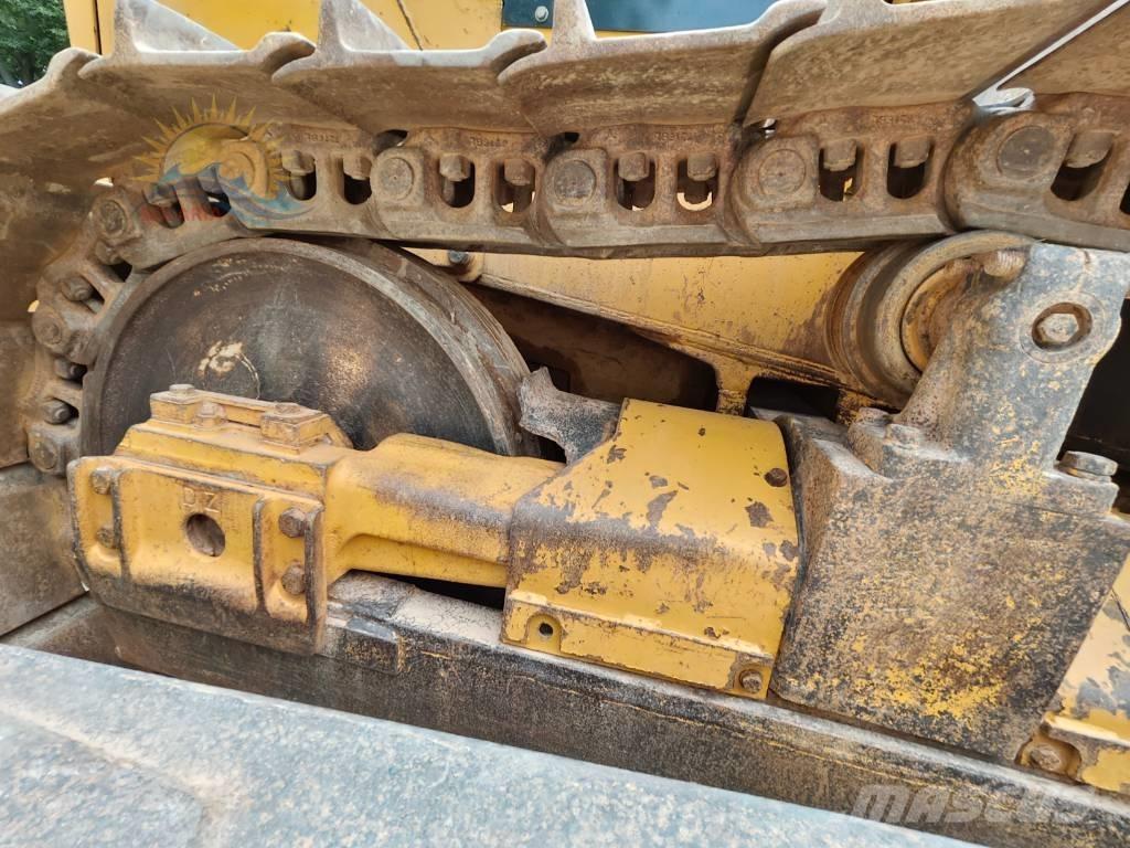 Shantui SD 22 Crawler dozers