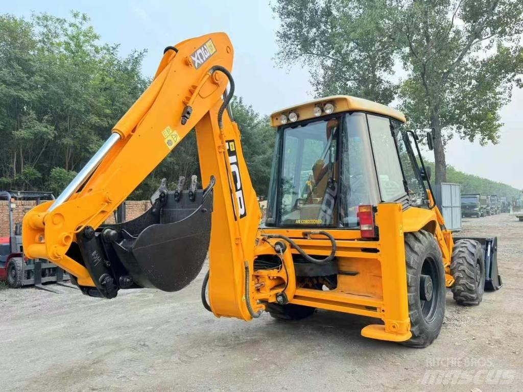 JCB 3 CX Backhoe