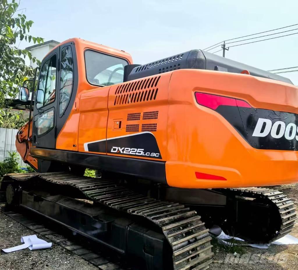 Doosan DX 225 LC Crawler excavators
