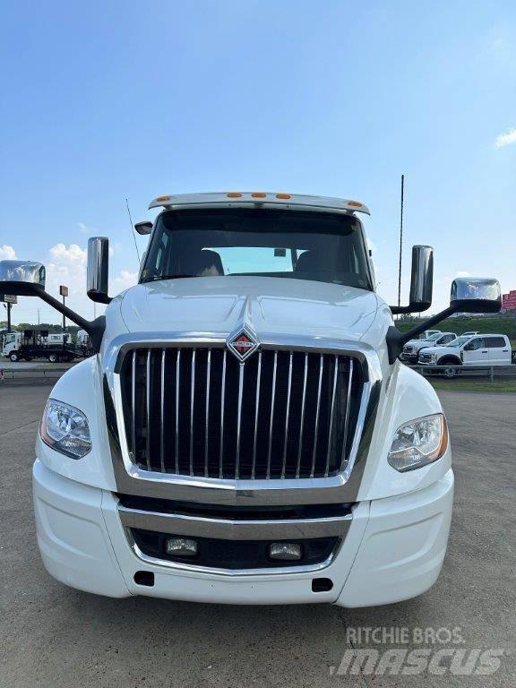 International LT Prime Movers