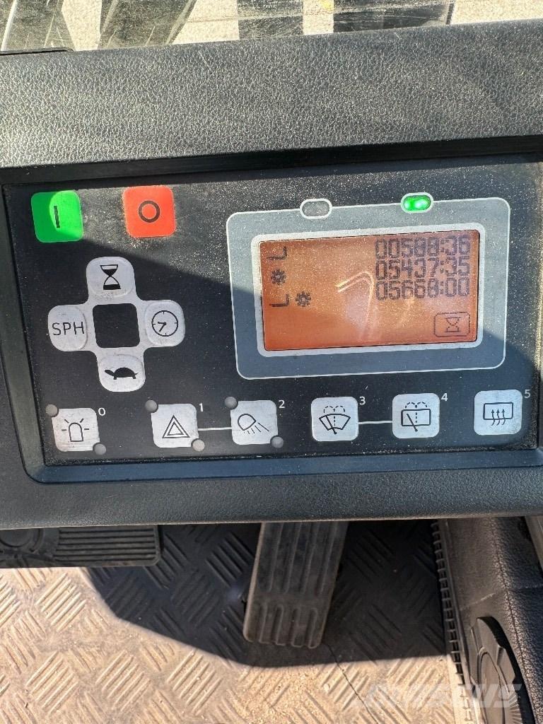 Toyota 8FBMT40 Electric forklift trucks