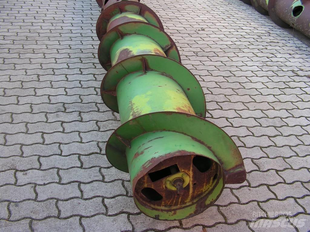 John Deere 818 Combine harvester heads